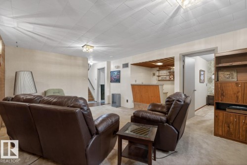 6036 105B Street, Edmonton, AB - Indoor