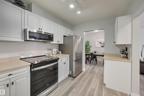 304 6220 Fulton Road, Edmonton, AB - Indoor Photo Showing Kitchen