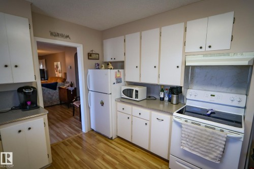 400 60501 Range Road 120, Rural St. Paul County, AB - Indoor Photo Showing Kitchen