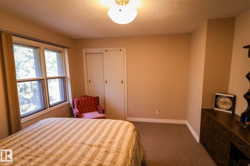 400 60501 Range Road 120, Rural St. Paul County, AB - Indoor Photo Showing Bedroom