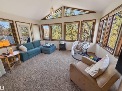 3 Westminster Close, Spruce Grove, AB - Indoor Photo Showing Living Room