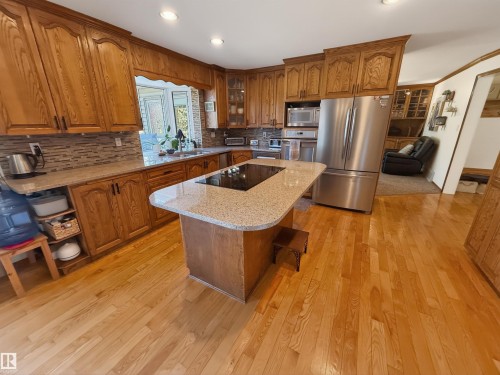 3 Westminster Close, Spruce Grove, AB - Indoor Photo Showing Kitchen With Double Sink