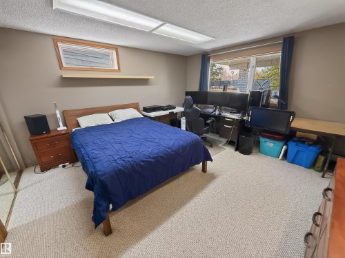 3 Westminster Close, Spruce Grove, AB - Indoor Photo Showing Bedroom