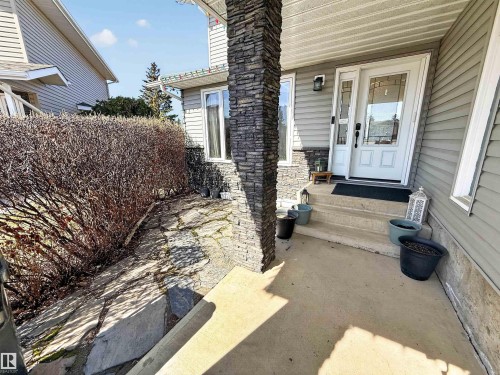 3 Westminster Close, Spruce Grove, AB - Outdoor