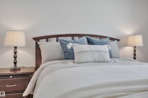 4410 42B Avenue, Leduc, AB - Indoor Photo Showing Bedroom