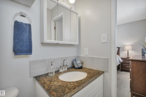 4410 42B Avenue, Leduc, AB - Indoor Photo Showing Bathroom