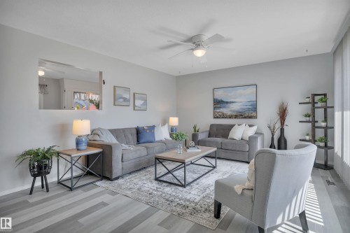 4410 42B Avenue, Leduc, AB - Indoor Photo Showing Living Room