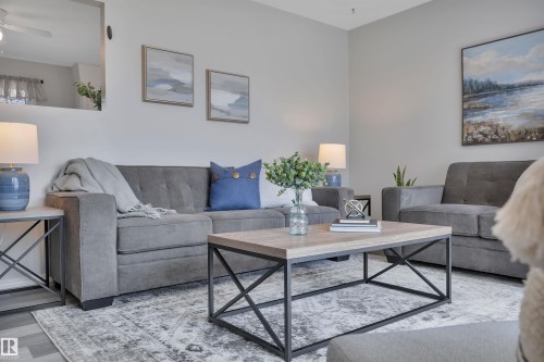 4410 42B Avenue, Leduc, AB - Indoor Photo Showing Living Room