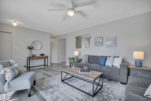 4410 42B Avenue, Leduc, AB - Indoor Photo Showing Living Room