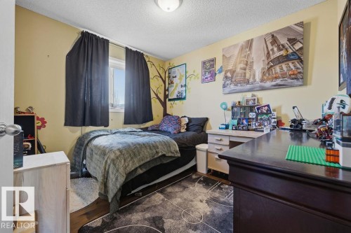4618 Turner Square Square, Edmonton, AB - Indoor Photo Showing Bedroom