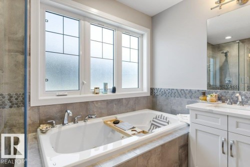 72 Enchanted Way N, St. Albert, AB - Indoor Photo Showing Bathroom