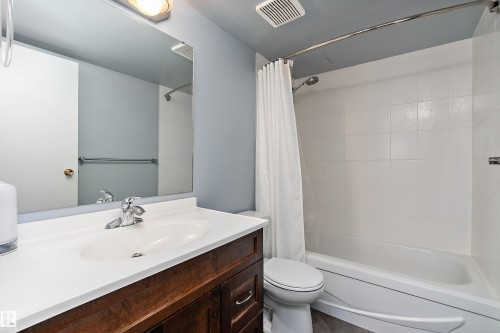 901 10145 109 Street, Edmonton, AB - Indoor Photo Showing Bathroom
