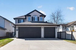 36 SUMMERCOURT Way Sherwood Park, AB T8H 2V8