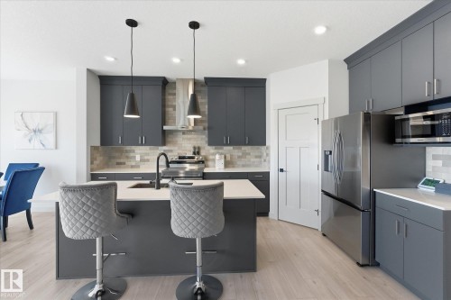 33 Sumac Close, Fort Saskatchewan, AB - Indoor Photo Showing Kitchen With Upgraded Kitchen