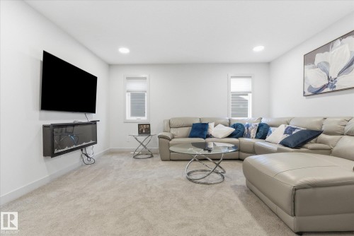 33 Sumac Close, Fort Saskatchewan, AB - Indoor Photo Showing Living Room