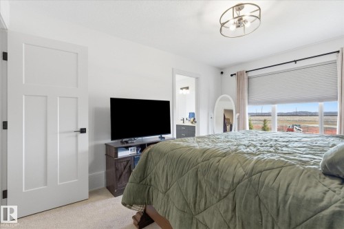 33 Sumac Close, Fort Saskatchewan, AB - Indoor Photo Showing Bedroom