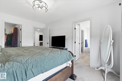 33 Sumac Close, Fort Saskatchewan, AB - Indoor Photo Showing Bedroom