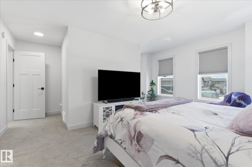 33 Sumac Close, Fort Saskatchewan, AB - Indoor Photo Showing Bedroom
