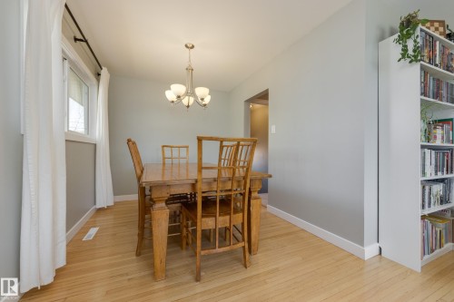 15972 110B Avenue, Edmonton, AB - Indoor Photo Showing Dining Room
