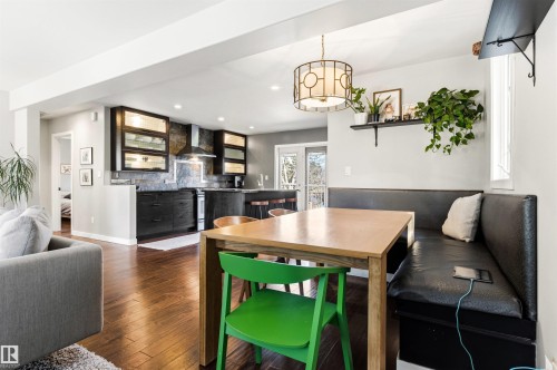 10916 60 Avenue, Edmonton, AB - Indoor