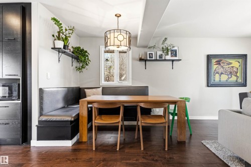 10916 60 Avenue, Edmonton, AB - Indoor Photo Showing Dining Room