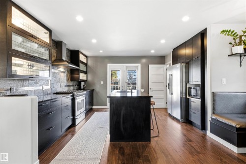 10916 60 Avenue, Edmonton, AB - Indoor Photo Showing Kitchen With Upgraded Kitchen