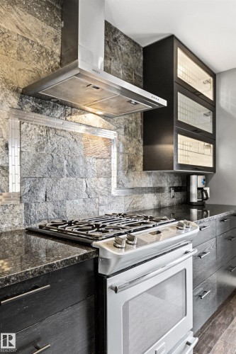 10916 60 Avenue, Edmonton, AB - Indoor Photo Showing Kitchen
