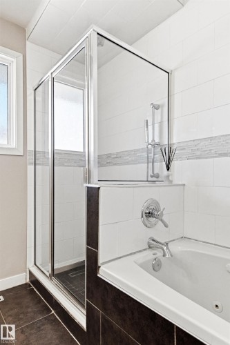 10916 60 Avenue, Edmonton, AB - Indoor Photo Showing Bathroom