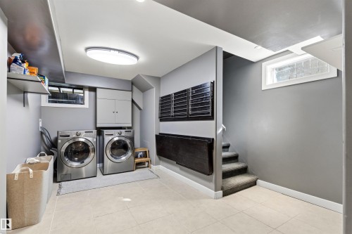 10916 60 Avenue, Edmonton, AB - Indoor Photo Showing Laundry Room