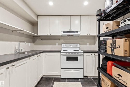10916 60 Avenue, Edmonton, AB - Indoor Photo Showing Kitchen