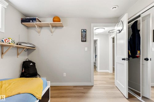 10916 60 Avenue, Edmonton, AB - Indoor