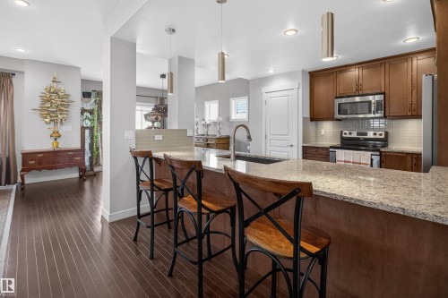 22030 95A Avenue, Edmonton, AB - Indoor Photo Showing Kitchen With Upgraded Kitchen