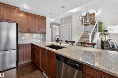 22030 95A Avenue, Edmonton, AB - Indoor Photo Showing Kitchen With Upgraded Kitchen