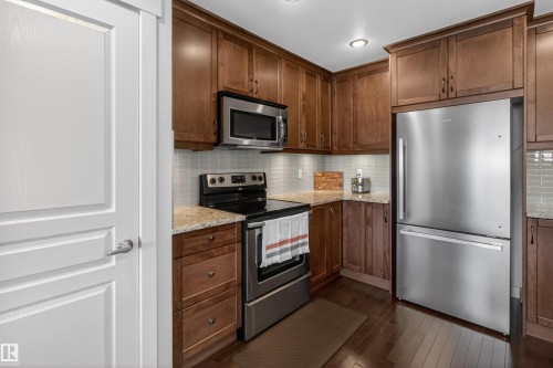 22030 95A Avenue, Edmonton, AB - Indoor Photo Showing Kitchen