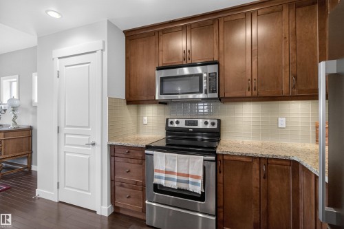 22030 95A Avenue, Edmonton, AB - Indoor Photo Showing Kitchen With Upgraded Kitchen