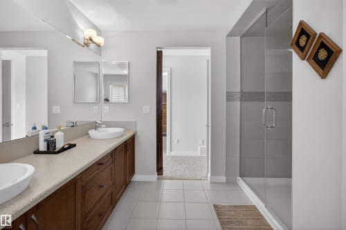 22030 95A Avenue, Edmonton, AB - Indoor Photo Showing Bathroom