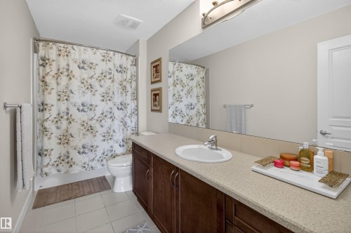 22030 95A Avenue, Edmonton, AB - Indoor Photo Showing Bathroom