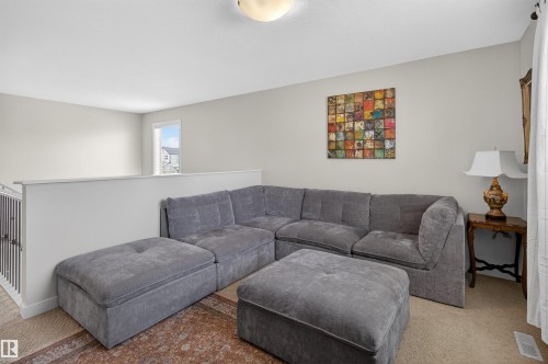 22030 95A Avenue, Edmonton, AB - Indoor Photo Showing Living Room