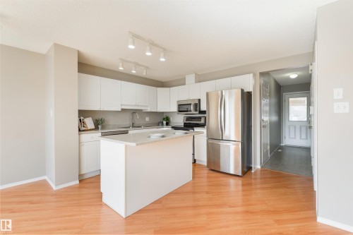 2923 30 Street, Edmonton, AB - Indoor Photo Showing Kitchen