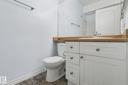 228 8528 82 Avenue, Edmonton, AB - Indoor Photo Showing Bathroom