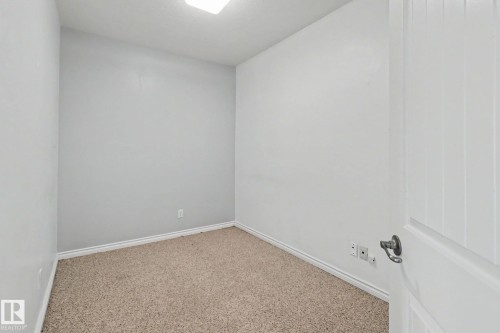 228 8528 82 Avenue, Edmonton, AB - Indoor Photo Showing Other Room