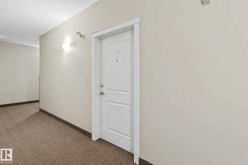 228 8528 82 Avenue, Edmonton, AB - Indoor Photo Showing Other Room