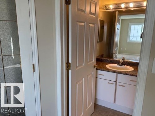 50 9630 176 Street, Edmonton, AB - Indoor Photo Showing Bathroom