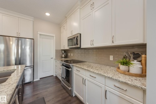 12228 176 Avenue, Edmonton, AB - Indoor Photo Showing Kitchen With Upgraded Kitchen