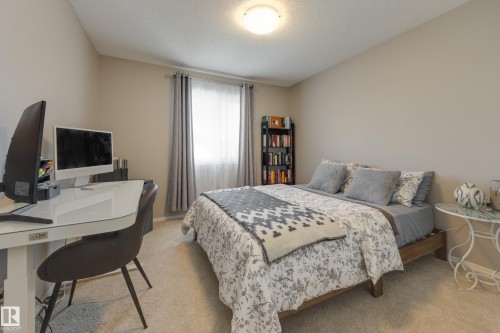 12228 176 Avenue, Edmonton, AB - Indoor Photo Showing Bedroom
