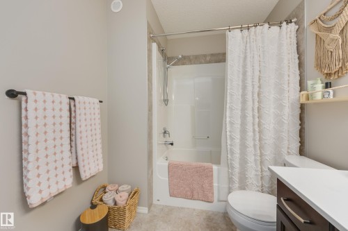 12228 176 Avenue, Edmonton, AB - Indoor Photo Showing Bathroom