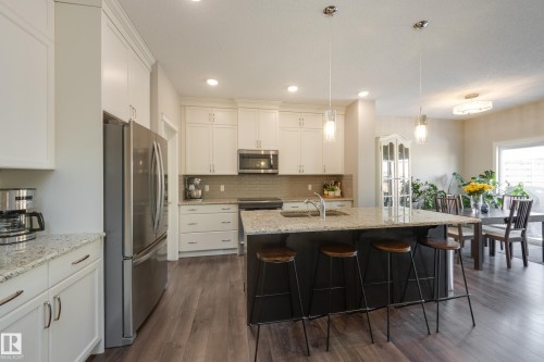 12228 176 Avenue, Edmonton, AB - Indoor Photo Showing Kitchen With Upgraded Kitchen