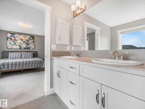 3613 Cherry Link Link, Edmonton, AB - Indoor Photo Showing Bathroom