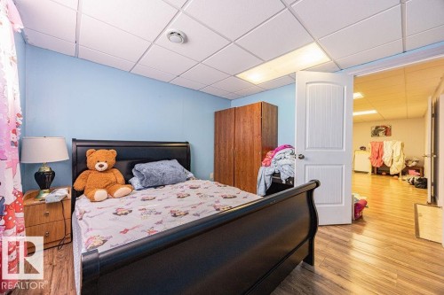 9827 152 Street, Edmonton, AB - Indoor Photo Showing Bedroom