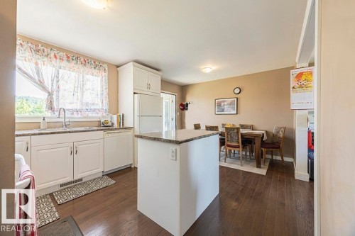 9827 152 Street, Edmonton, AB - Indoor Photo Showing Kitchen